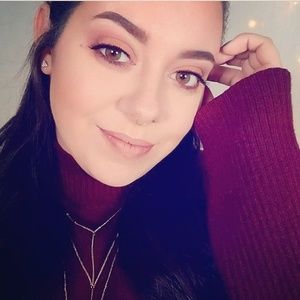 Meet your Posher, Deandra